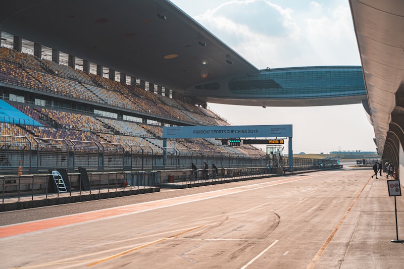 gray concrete race track