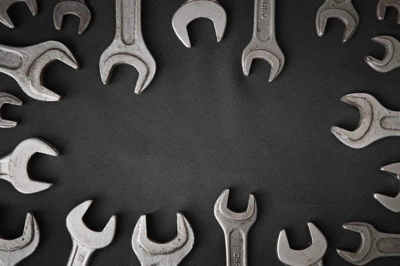 a group of wrenches arranged in a circle